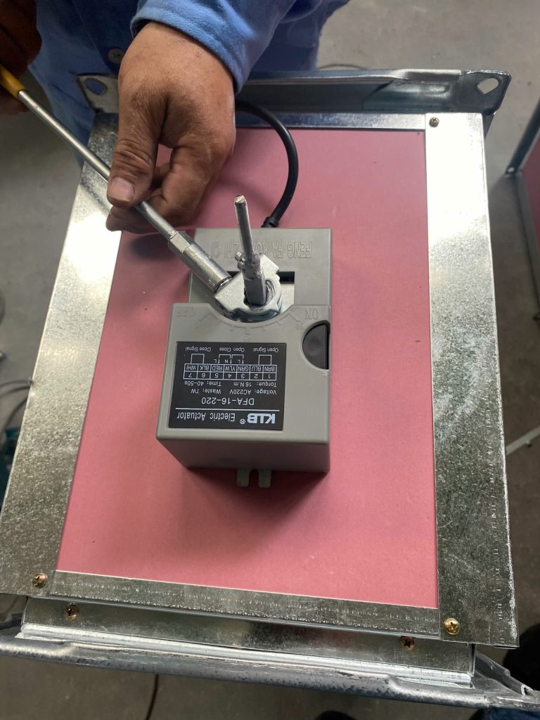 van chặn lửa động cơ